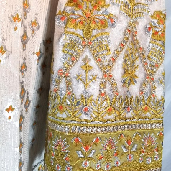 Large Pakistani Fancy Embroidered Jacquard Cotton Broshia Banarsi Shalwar Kameez - Picture 9 of 11